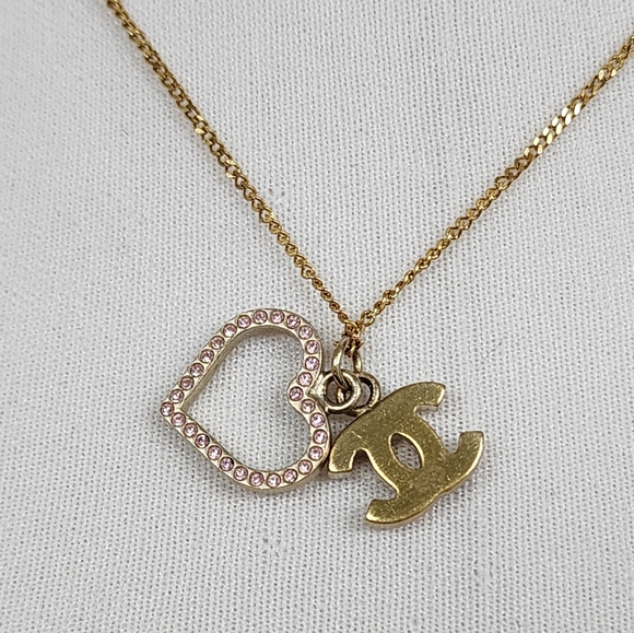Authentic CHANEL CC Logo Rhinestone Heart Gold Tone Pendant - Picture 9 of 10